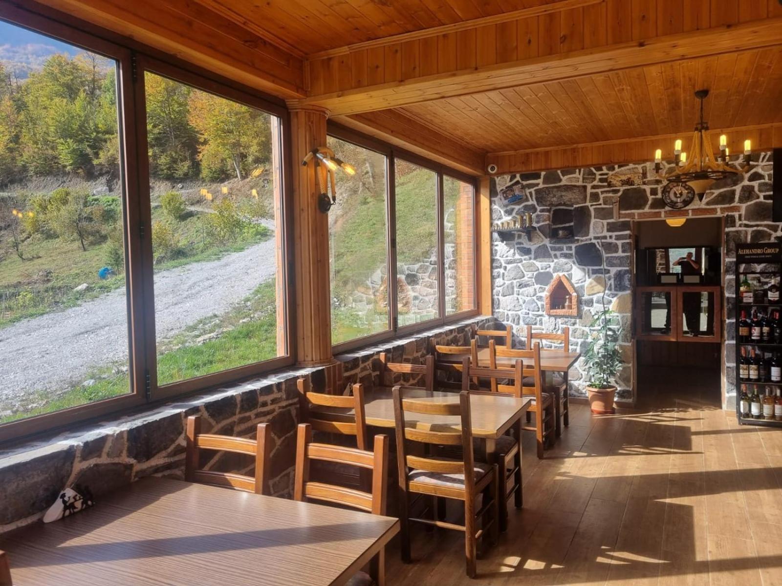 Theth Kompleksi Gjoni Bagian luar foto