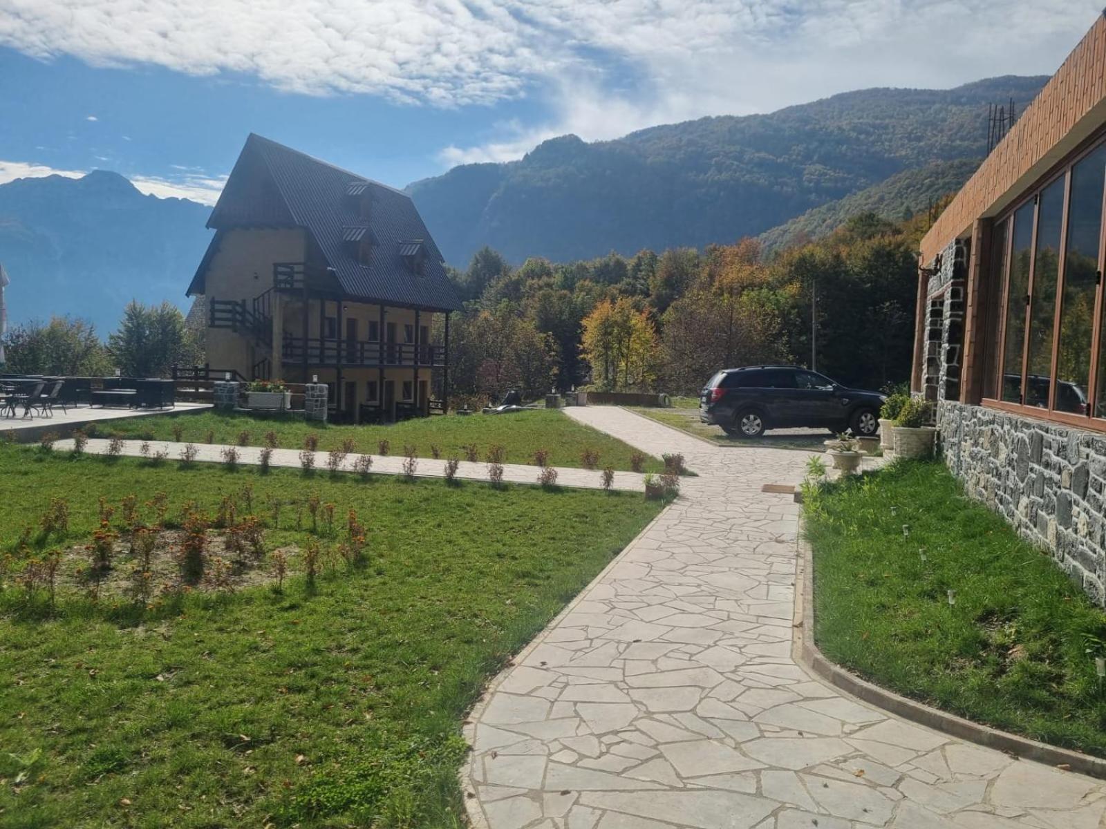 Theth Kompleksi Gjoni Bagian luar foto