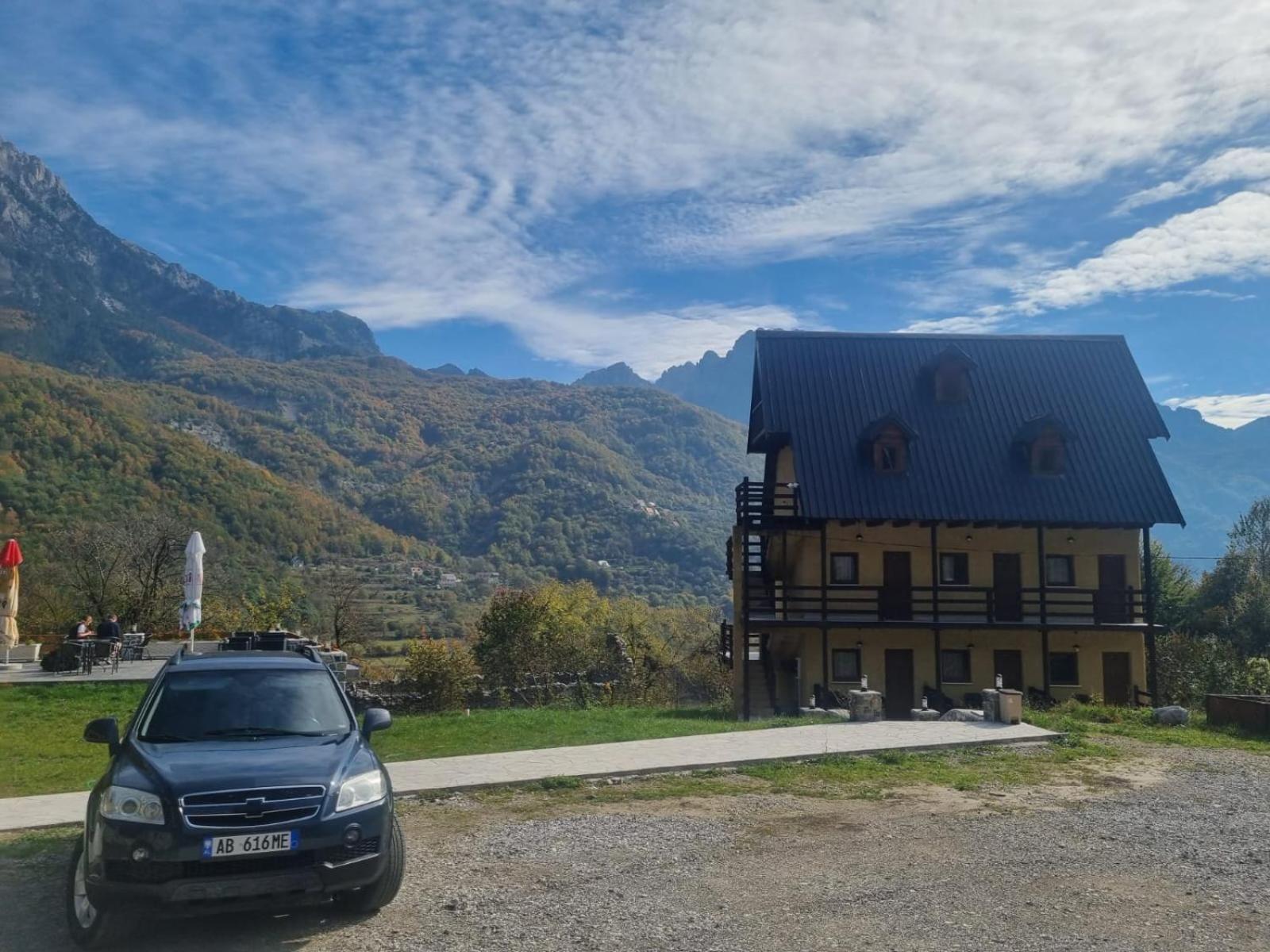 Theth Kompleksi Gjoni Bagian luar foto